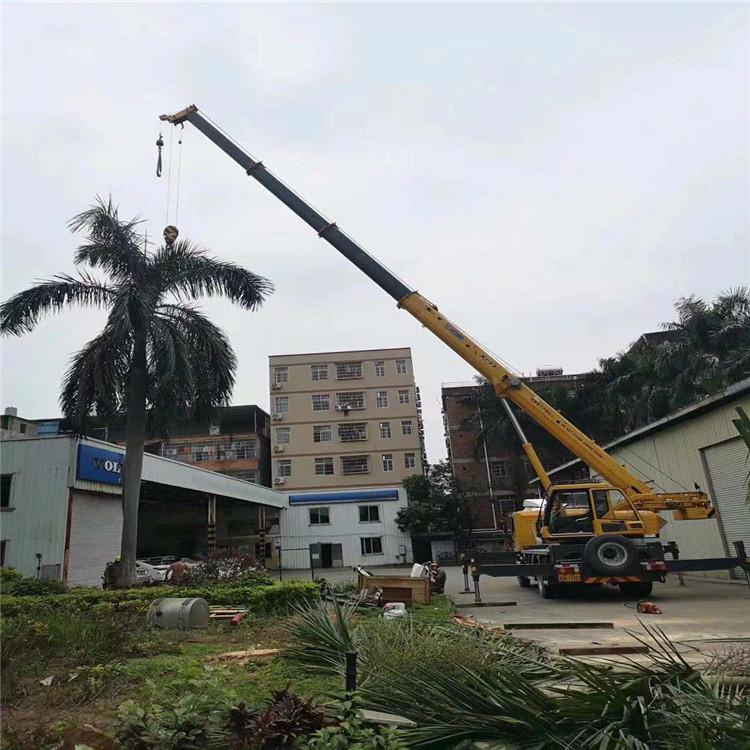 大岭山镇12吨吊车出租一天的收费标准是什么