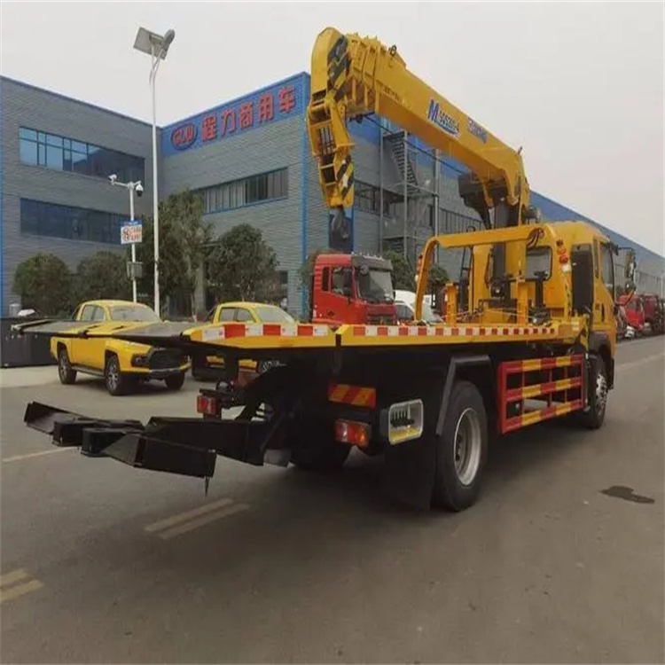 大岭山镇附近小随车吊出租电话，轻松解决搬运烦恼