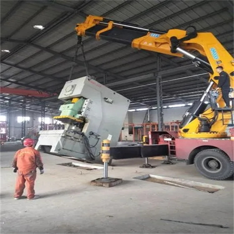 大岭山镇80吨折臂吊车出租附近电话