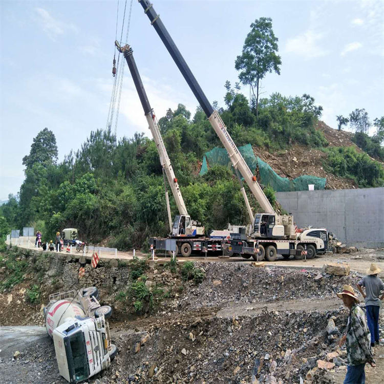 大岭山镇汽车掉沟里叫吊车救援要多少钱