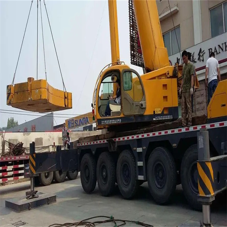 大岭山镇当地吊车出租|机器吊装|75吨|工厂搬迁服务